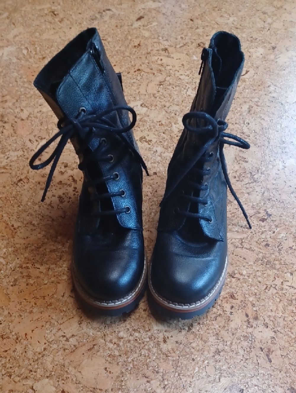Bertuchi Women's Black Pebbled Leather Combat Boots Size 7.5 NWOT